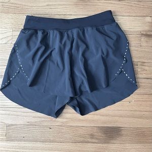 Lululemon Find your pace shorts